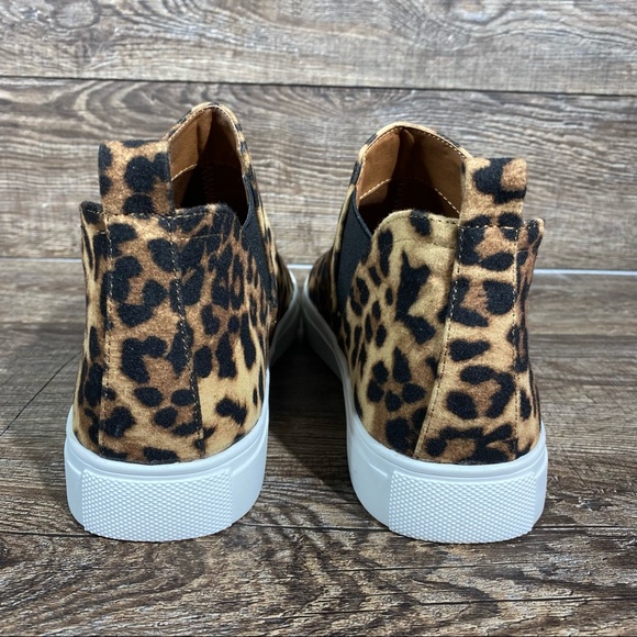 Report Axel Ankle Bootie - Picture 7 of 13